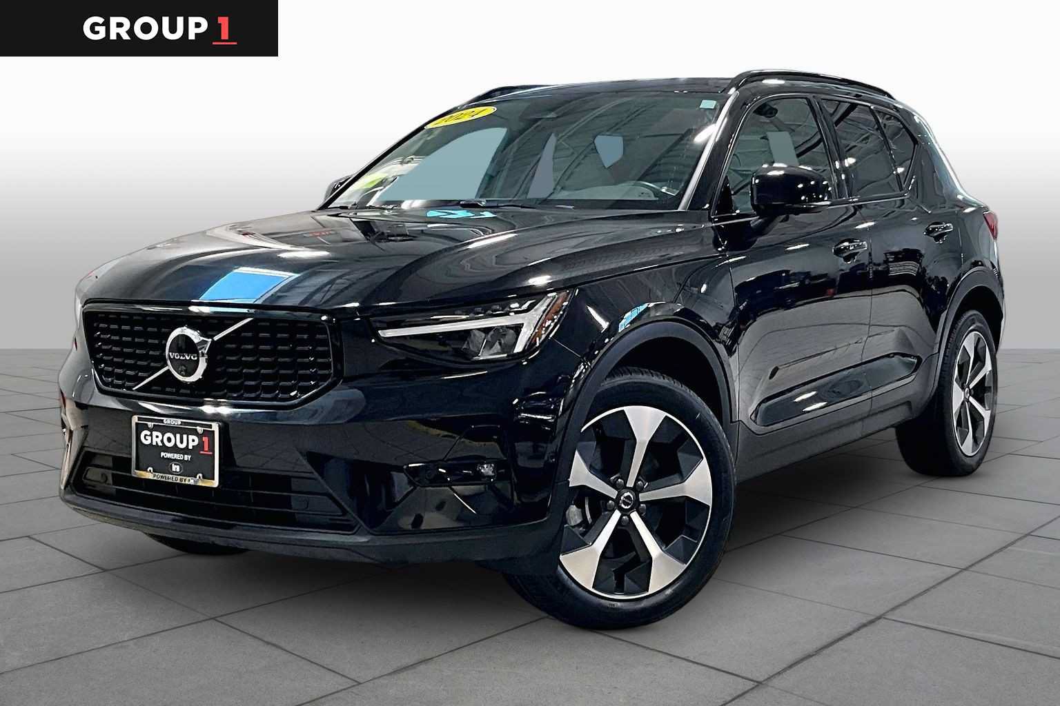 Certified 2024 Volvo XC40 B5 Plus w/ Climate Package AWD/4WD image 1