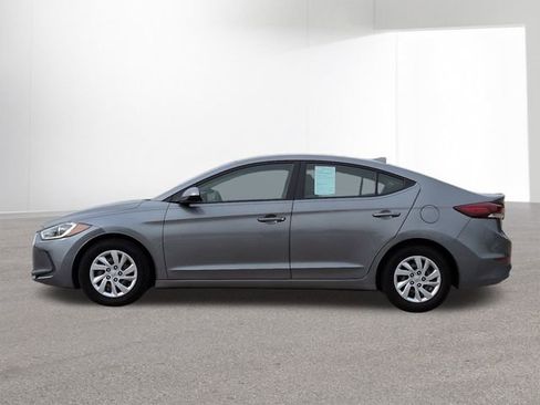 Used 2017 Hyundai Elantra SE w/ Cargo Package image 9