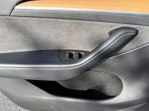 Used 2023 Tesla Model Y AWD image 19