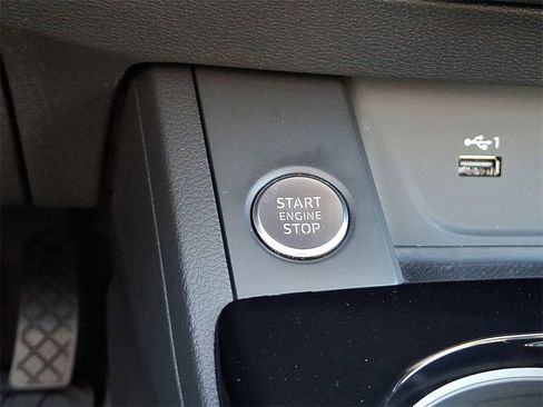 Used 2023 Audi A4 2.0T Premium w/ Convenience Package image 26