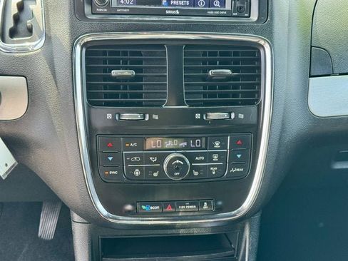 Used 2019 Dodge Grand Caravan GT image 18