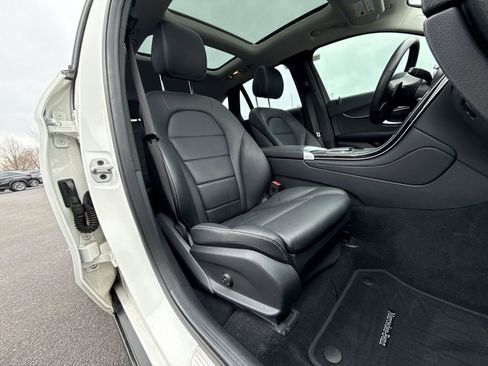 Used 2022 Mercedes-Benz GLC 300 4MATIC image 24