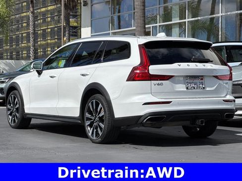 Certified 2021 Volvo V60 T5 Cross Country w/ Climate Package image 3