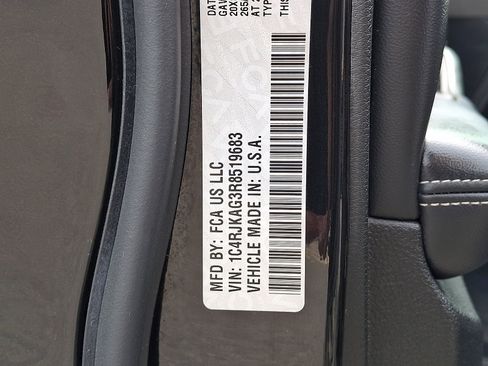 Used 2024 Jeep Grand Cherokee L Laredo image 26