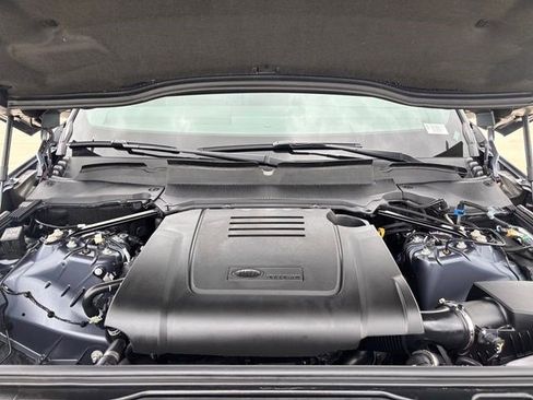 New 2025 Land Rover Discovery Dynamic SE image 23