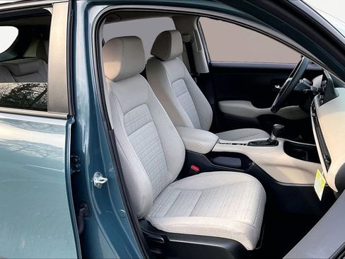 Certified 2025 Honda HR-V LX image 19