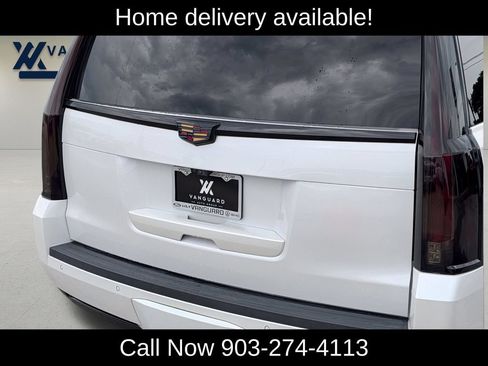 Used 2018 Cadillac Escalade Luxury AWD/4WD image 9