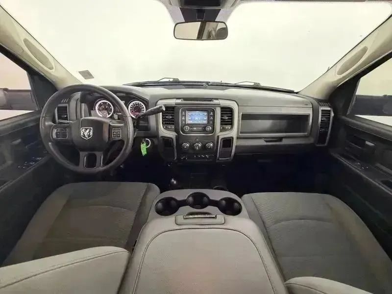 Used 2018 RAM 3500 Tradesman w/ Chrome Appearance Group AWD/4WD image 18