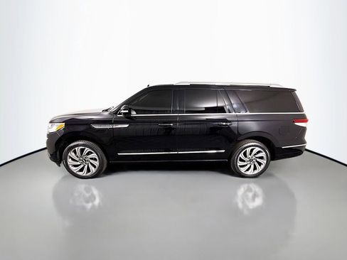 Used 2022 Lincoln Navigator L Reserve image 4