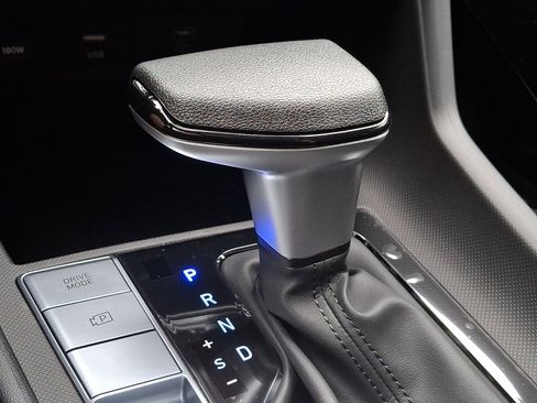 New 2026 Hyundai Elantra Hybrid FWD image 8