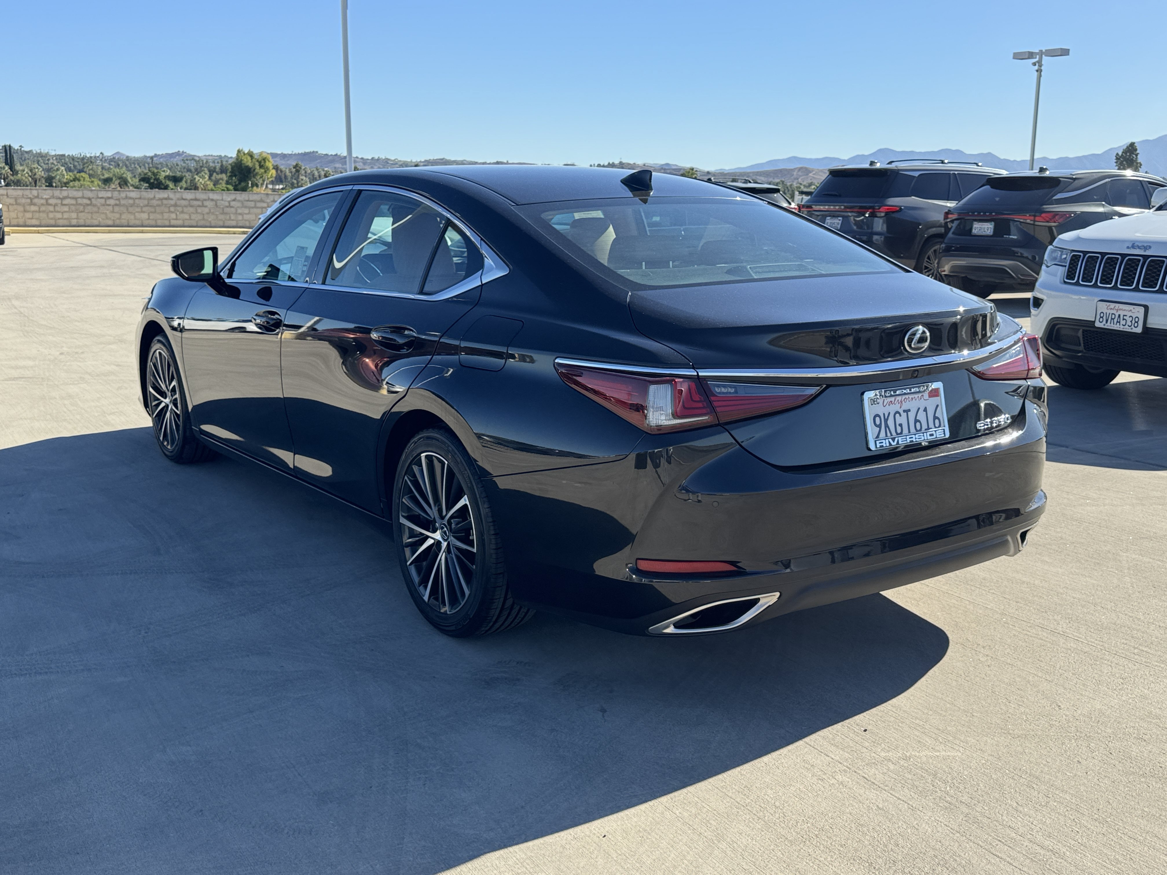 Certified 2024 Lexus ES 350 w/ Premium Package FWD image 7