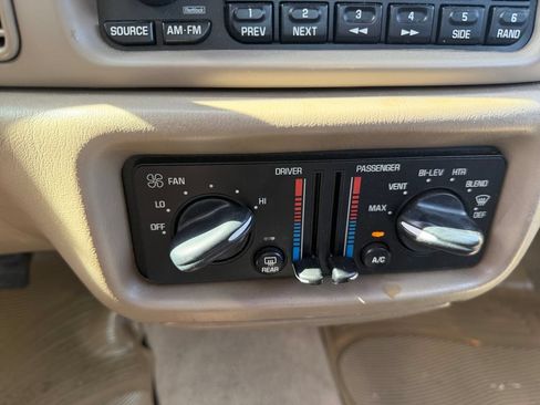 Used 2002 Buick Century Custom w/ Special Edition Pkg FWD image 26