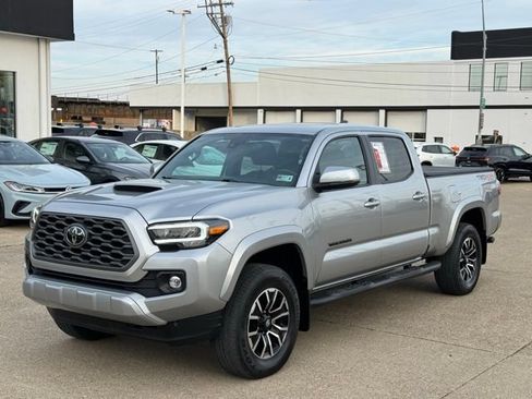 Used 2023 Toyota Tacoma TRD Sport w/ TRD Premium Sport Package AWD/4WD image 2