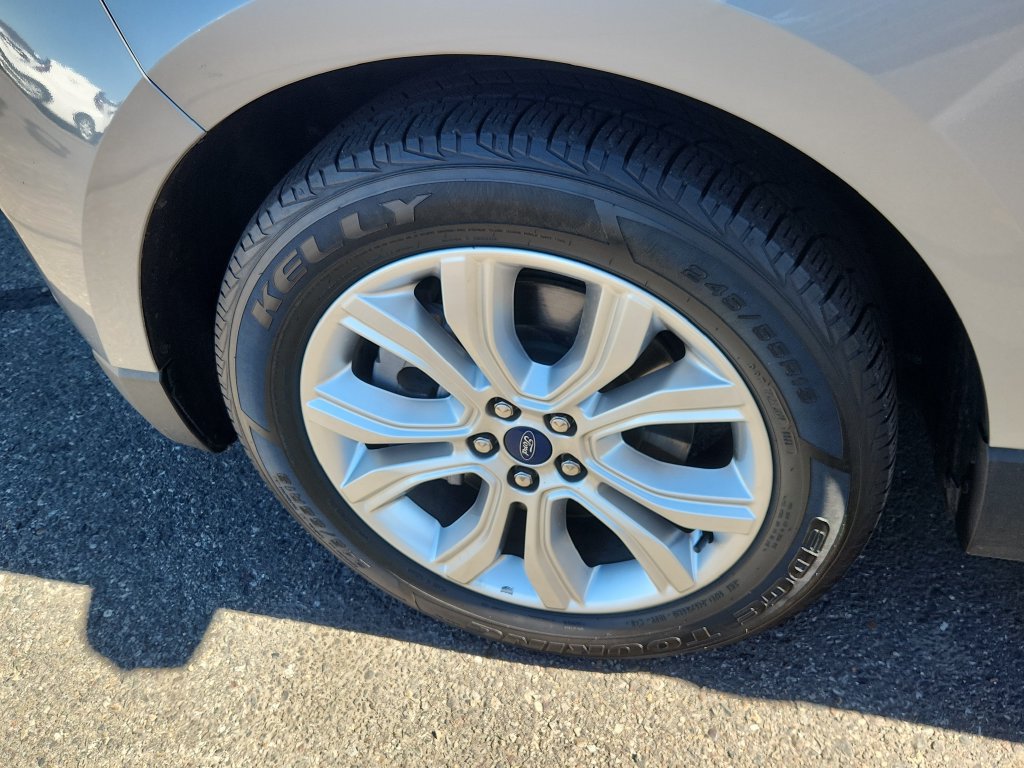 Used 2022 Ford Edge Titanium AWD/4WD image 18