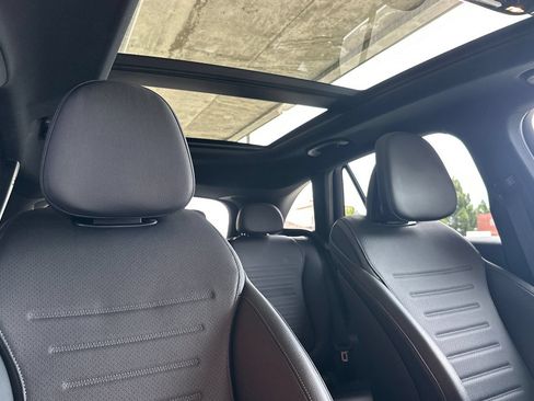 Used 2023 Mercedes-Benz GLC 300 4MATIC image 24