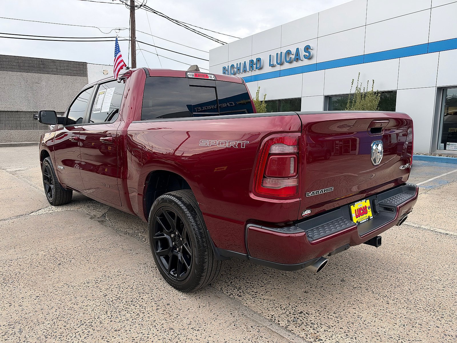 Used 2023 RAM 1500 Laramie AWD/4WD image 7