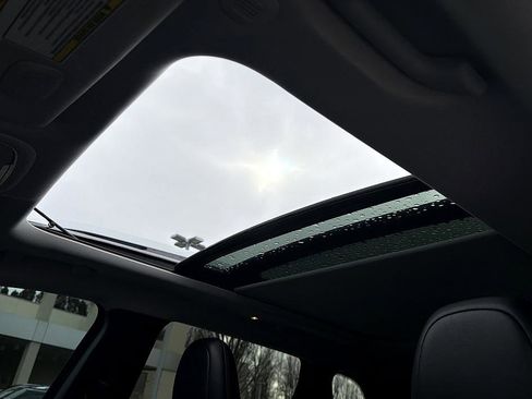 Used 2020 Jeep Cherokee Latitude Plus w/ Cold Weather Group image 19