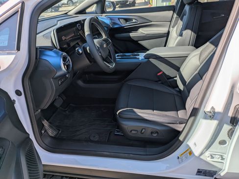 Used 2026 Chevrolet Equinox EV LT w/ LPO, All-Weather Mat Package AWD/4WD image 11