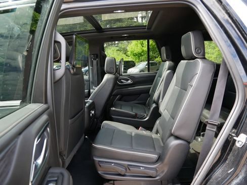 Used 2021 GMC Yukon SLT w/ SLT Premium Package AWD/4WD image 9