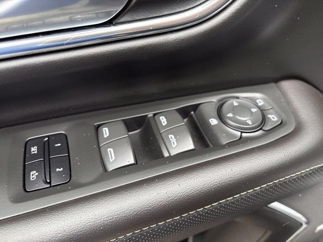 Used 2023 GMC Yukon SLT AWD/4WD image 14