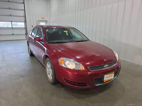 Used 2008 Chevrolet Impala LT FWD image 2
