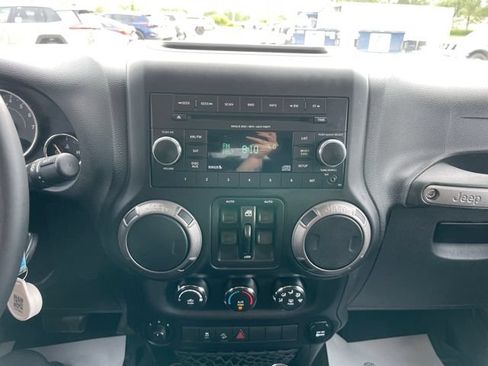 Used 2014 Jeep Wrangler Unlimited Sport w/ Quick Order Package 24S AWD/4WD image 23