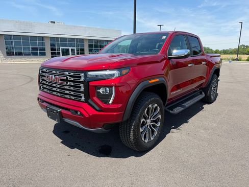 Used 2025 GMC Canyon Denali AWD/4WD image 1