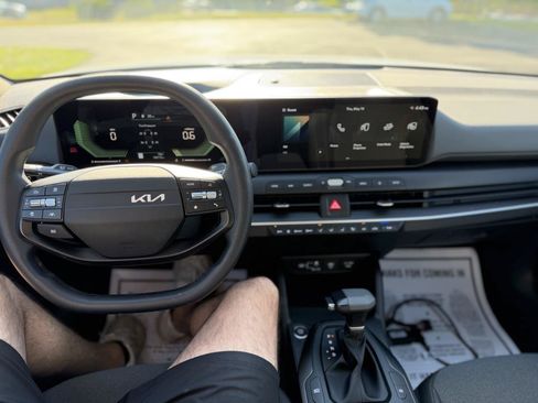 Used 2025 Kia K4 FWD image 12