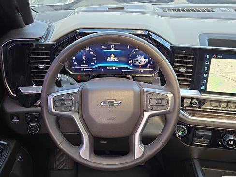 Used 2024 Chevrolet Silverado 1500 LT Trail Boss w/ Convenience Package II AWD/4WD image 20