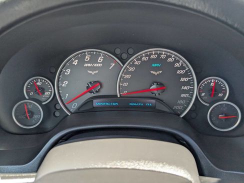 Used 2007 Chevrolet Corvette Coupe w/ Preferred Equipment Group RWD image 18