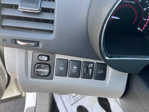Used 2013 Toyota Highlander Limited AWD/4WD image 12