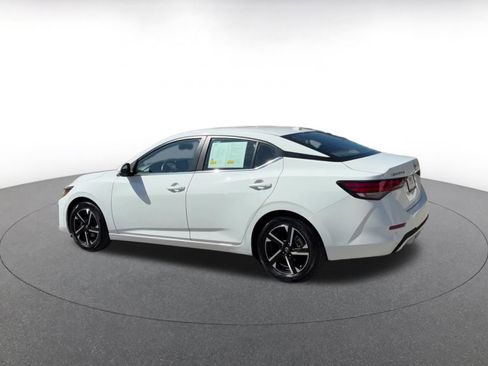 Used 2025 Nissan Sentra SV image 10