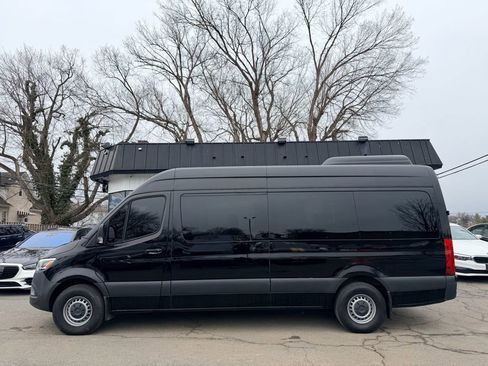 Used 2020 Mercedes-Benz Sprinter 2500 w/ Premium Plus Package image 9