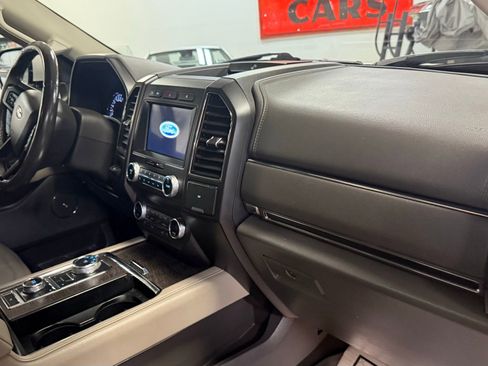 Used 2019 Ford Expedition Limited image 11