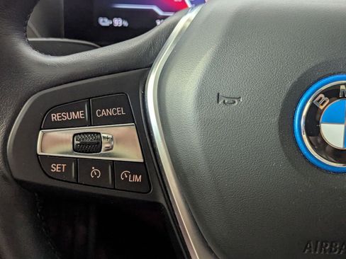 Used 2023 BMW i4 eDrive40 w/ Premium Package image 8