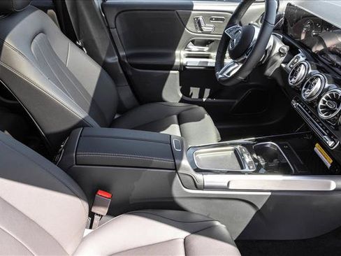 New 2026 Mercedes-Benz GLB 250 4MATIC image 29