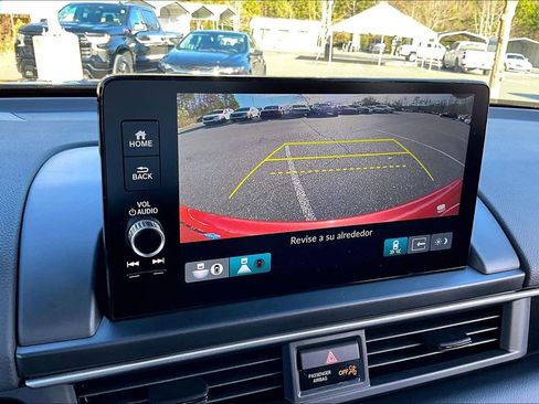 Used 2025 Honda Pilot Black Edition image 13