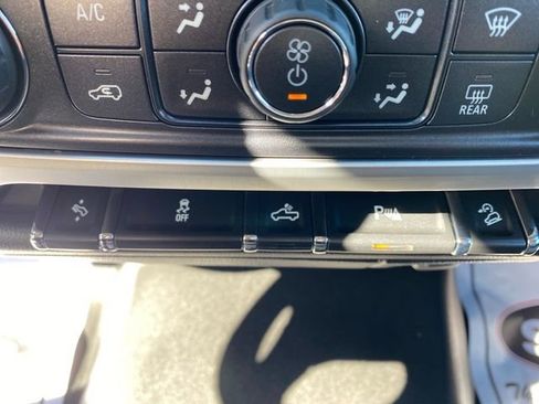 Used 2018 GMC Sierra 1500 SLE w/ SLE Value Package image 13