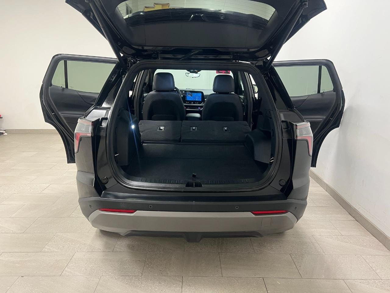 Used 2025 Chevrolet Equinox LT w/ Convenience Package II FWD image 20