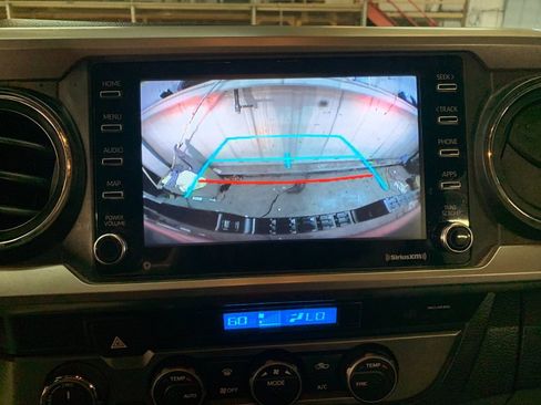 Used 2021 Toyota Tacoma SR5 AWD/4WD image 22