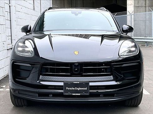 Used 2025 Porsche Macan AWD/4WD image 8