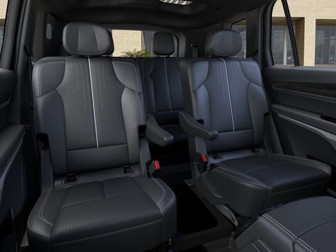 New 2026 Cadillac Vistiq Sport w/ LPO, Floor Liner Package AWD/4WD image 17