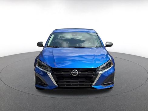 Used 2025 Nissan Altima 2.5 SV FWD image 4