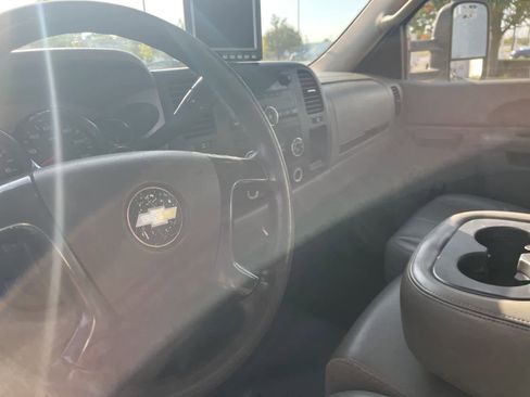 Used 2011 Chevrolet Silverado 3500 W/T image 35