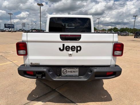 New 2026 Jeep Gladiator Sport AWD/4WD image 16