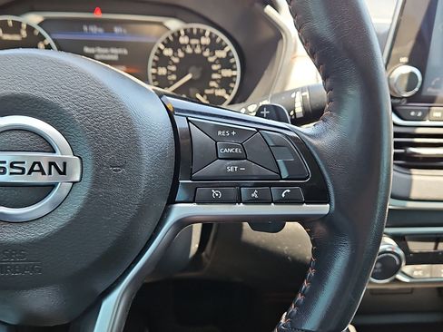 Used 2019 Nissan Altima 2.5 SR FWD image 17