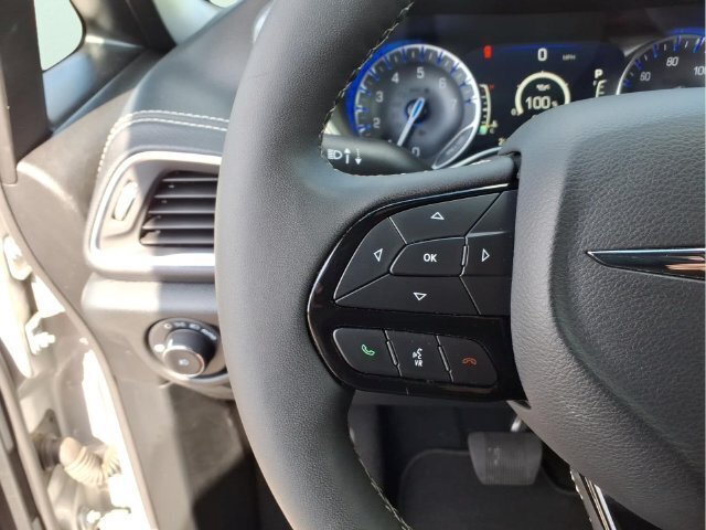 Used 2026 Chrysler Pacifica Limited w/ S Appearance Package FWD image 21
