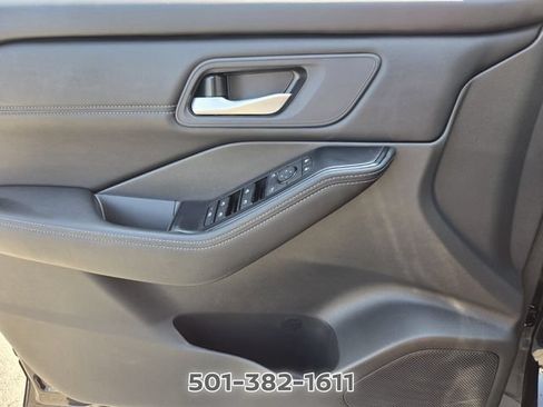Certified 2025 Nissan Rogue SV w/ SV Premium Package FWD image 30