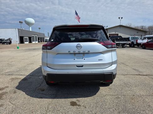 Used 2025 Nissan Rogue SV AWD/4WD image 6
