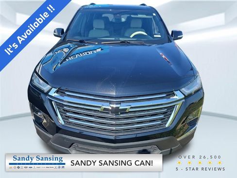 Used 2023 Chevrolet Traverse LT FWD image 1